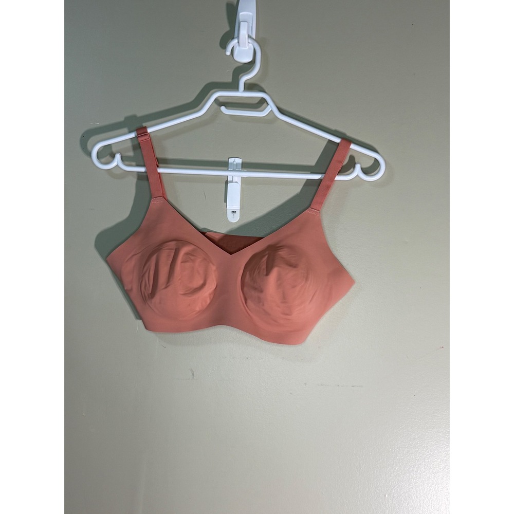 Knix WingWoman Wireless Bra Coral Peach Seamless Molded Cup Size 4